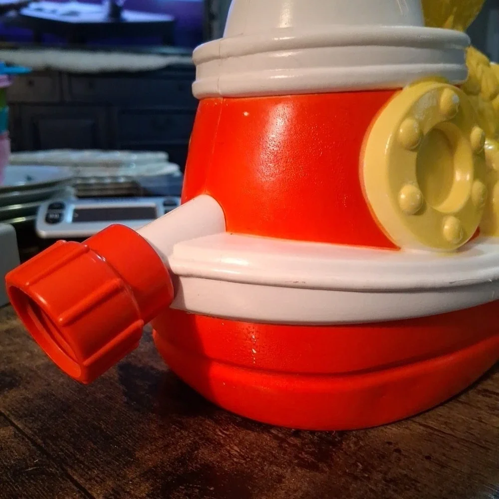 Vintage Hasbro 1983 Big Bird's S.S. Sprinkle Kids Water Sprinkler Muppets READ